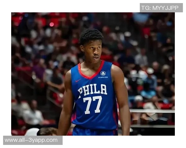 埃奇库姆高空起飞挑战米切罗虽未成功却成功造成犯规 埃奇库姆高空起飞挑战米切罗虽未成功却成功造成犯规